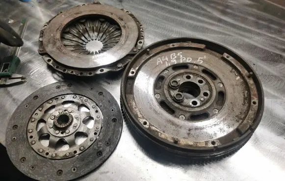 Audi A4 S4 B5 8D Clutch set kit 038105266AB 06B141031L