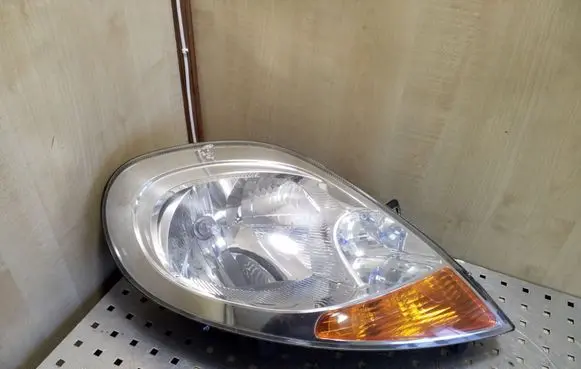 Renault Trafic II (X83) Headlight/headlamp 8200701361