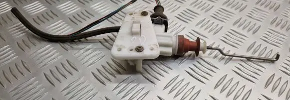Audi 80 90 B3 Central locking motor 893862153 443906233