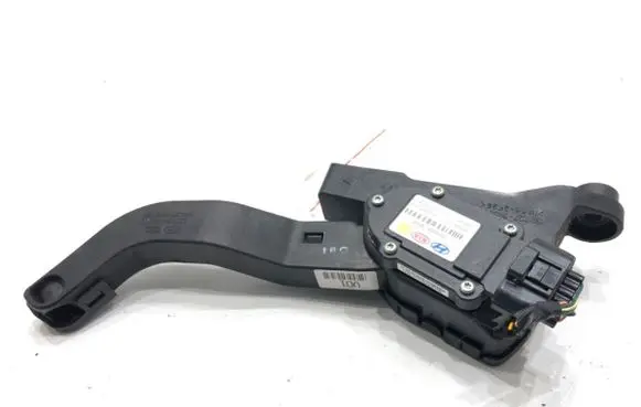Hyundai i40 Accelerator throttle pedal 327263Z000