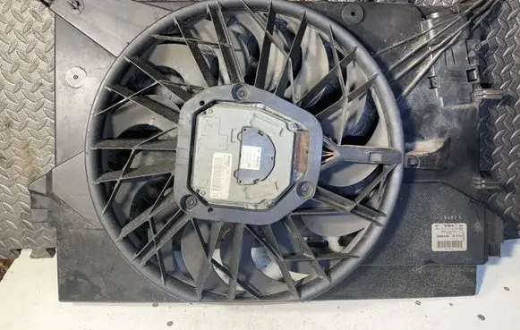 Volvo XC70 Electric radiator cooling fan 8616762 031203 0130706822