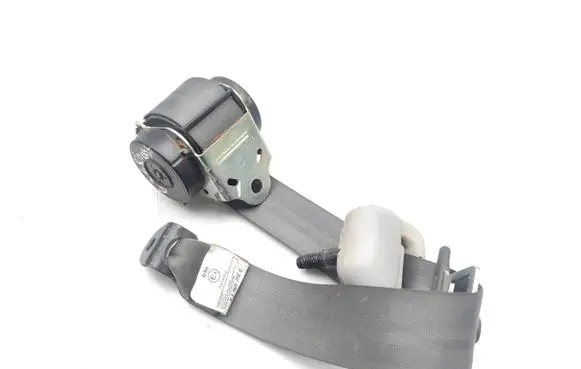 Volkswagen PASSAT B6 Rear seatbelt 733600K050