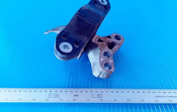 Chevrolet Cruze Engine mount bracket 13248551 V06206