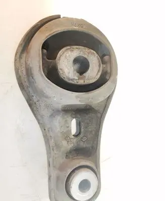 Opel Vivaro Engine mount bracket 112388746R 8200675206 93866731