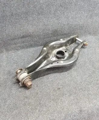 BMW 4 F32 F33 Rear upper control arm/wishbone 6867541 6867540