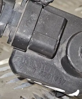 Headlight level adjustment motor