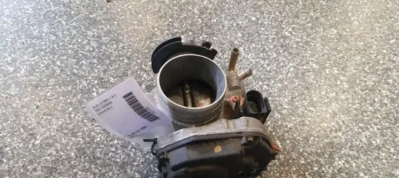 Audi A4 S4 B5 8D Throttle valve 06A133064M