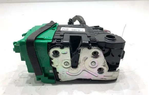 Hyundai i30 Front door lock 81310G3040