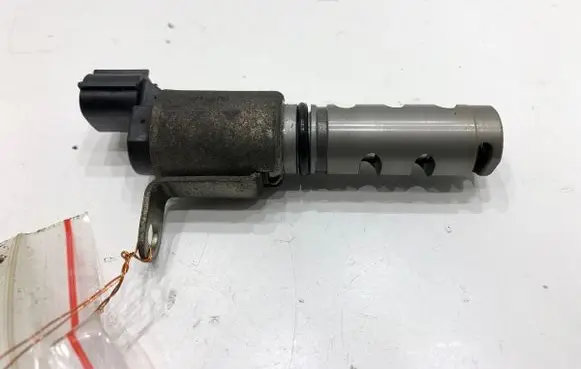 Toyota Avensis T270 Camshaft position sensor 30T050