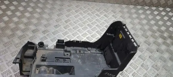 Battery box tray