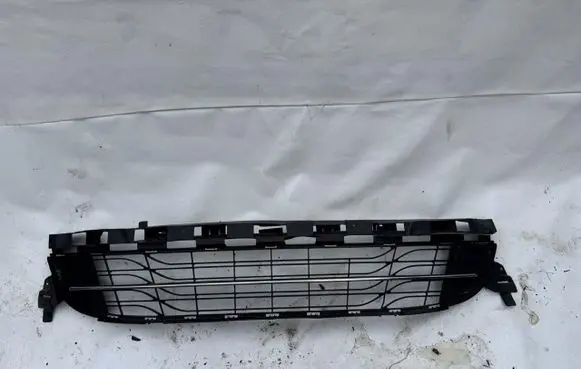 Renault Megane III Front bumper lower grill
