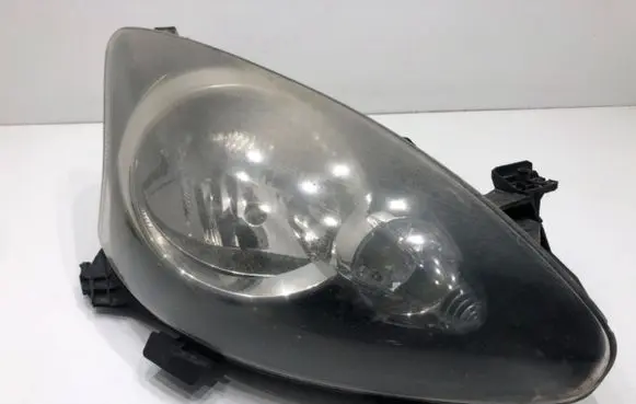 Toyota Aygo AB10 Headlight/headlamp 81110-0H070