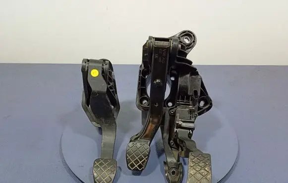 Skoda Fabia Mk3 (NJ) Accelerator throttle pedal 6C1721058F