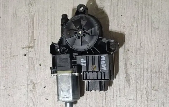Seat Arona Front door manual window regulator 2Q1959881B