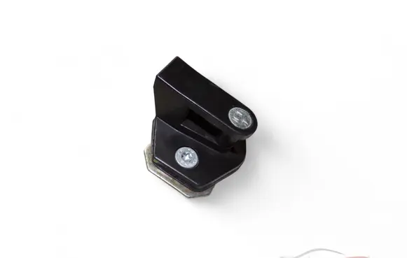 BMW 5 E39 Rear door lock loop/hook striker 