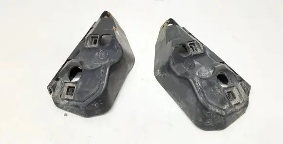 Volvo V50 Front bumper mounting bracket 31265396 31265397