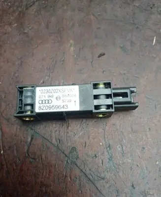 Audi A2 Airbag deployment crash/impact sensor 8Z0959643 080504