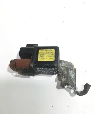 Nissan Pathfinder R51 Glow plug pre-heat relay 25237EB300 2738214A