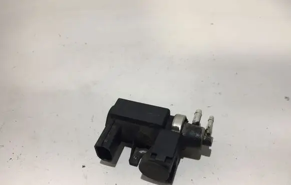 Audi A4 S4 B7 8E 8H Turbo solenoid valve 8E0906627C