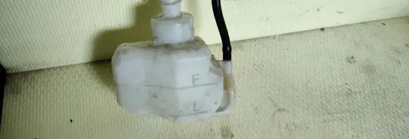 Mazda 2 Coolant expansion tank/reservoir