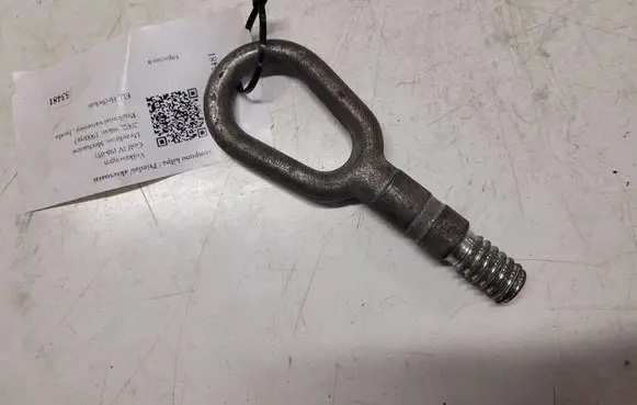 Volkswagen Golf IV Towing hook eye