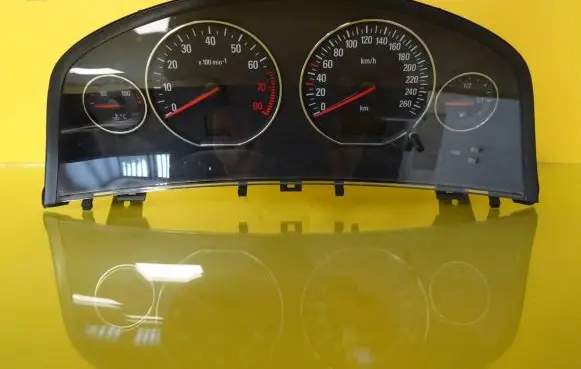 Opel Signum Speedometer (instrument cluster) 13136725HN