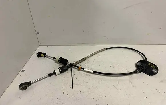 Volvo V70 Gear shift cable linkage 31256939