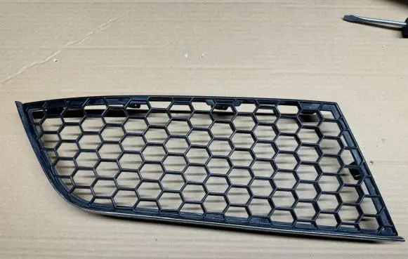 Alfa Romeo Mito Front bumper lower grill 156086094