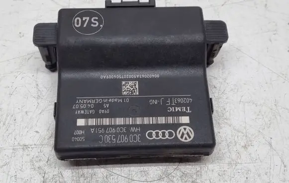 Volkswagen PASSAT B6 Gateway control module 3C0907530C