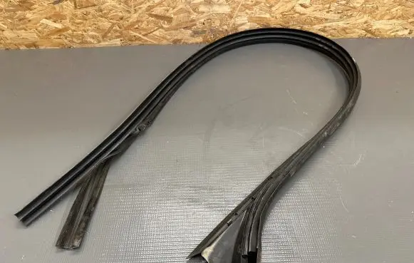 Mercedes-Benz E W238 Front door rubber seal A2386706800