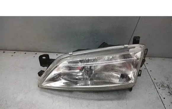 Opel Vectra B Front reflector 