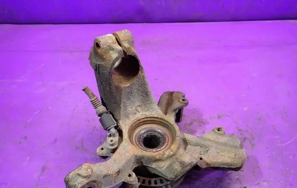 Volkswagen Golf IV Front wheel hub spindle knuckle