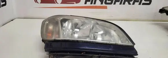 Opel Zafira A Headlight/headlamp 90582022 67716821