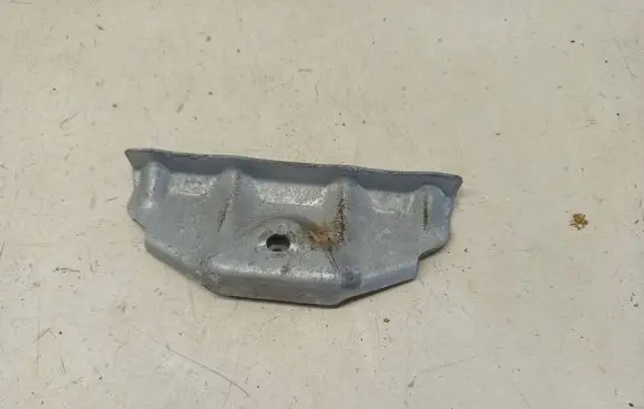 Volvo XC70 Battery bracket 