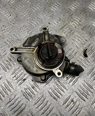 Audi A4 S4 B8 8K Vacuum pump 06D145100G