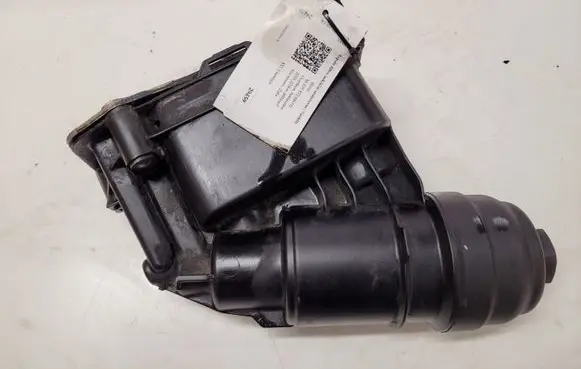 BMW X6 E71 Oil filter mounting bracket 780006606 6740373206 8512435