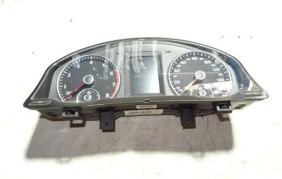 Volkswagen Scirocco Speedometer (instrument cluster) 1T0035680C 1K8920971B 5K0953521AA