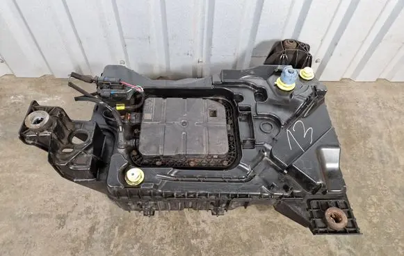 Citroen C4 II Picasso AdBlue liquid reservoir 9818559280