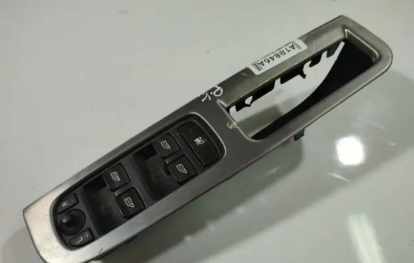 Volvo S40 Front door window switch trim W67C55C60UK