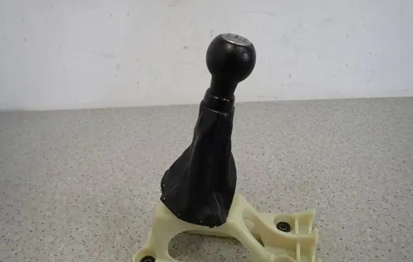 Suzuki SX4 Gear shifter/selector 