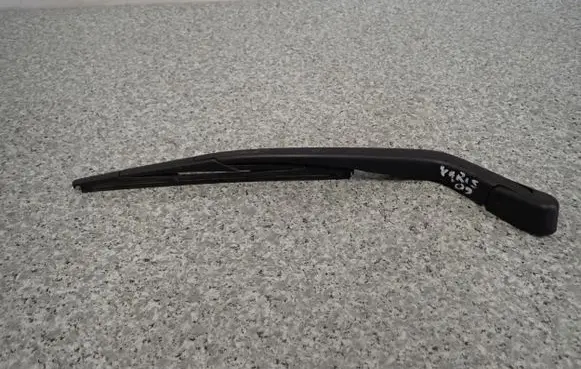 Toyota Yaris Front wiper blade arm
