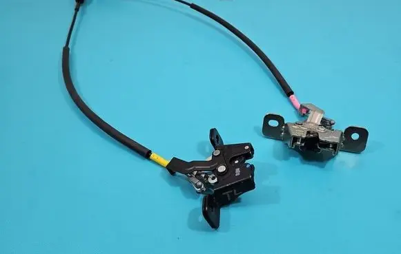 Engine bonnet/hood lock release cable