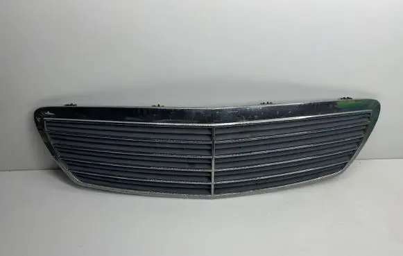 Mercedes-Benz E W211 Front bumper upper radiator grill A2118800283