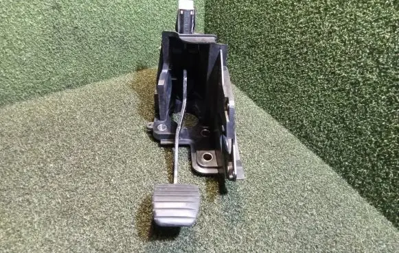 Renault Master III Accelerator throttle pedal 070108 465104099R 465105948