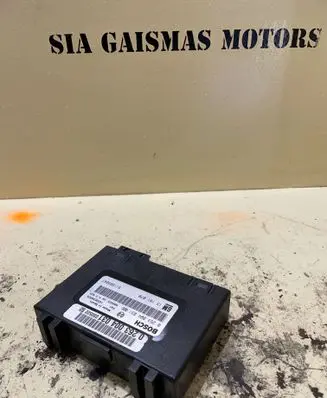 Opel Vectra C Parking PDC control unit/module 13181070