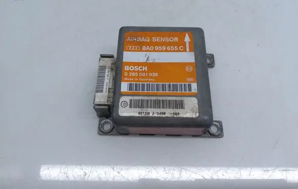 Audi A4 S4 B5 8D Airbag control unit/module 0285001038