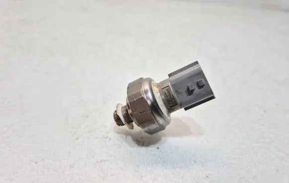 Nissan Rogue Oil pressure sensor D8300