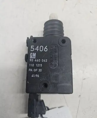 Opel Astra G Central locking motor 90460062