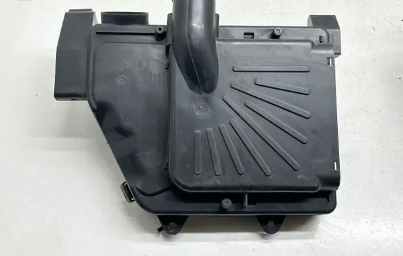 Volvo S90, V90 Engine control unit box 31439651