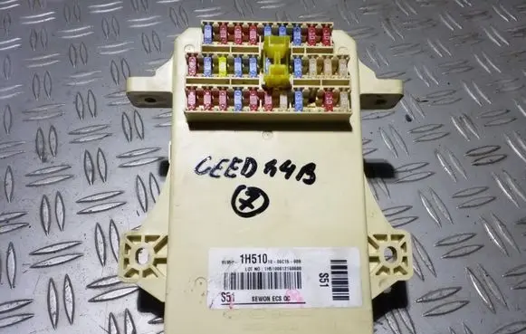 KIA Ceed Fuse module 919501H510 1006C15009 1H5100612160600